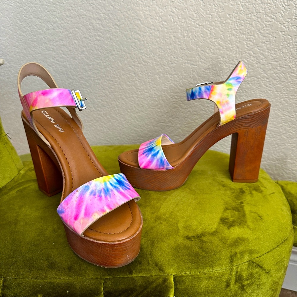 GIANNI BINI BRAND NEW WEDGE HEEL SANDALS